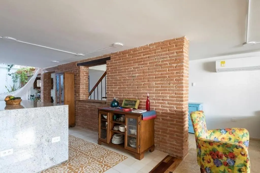 Charming Old City Loft With Jacuzzi! Cartagena