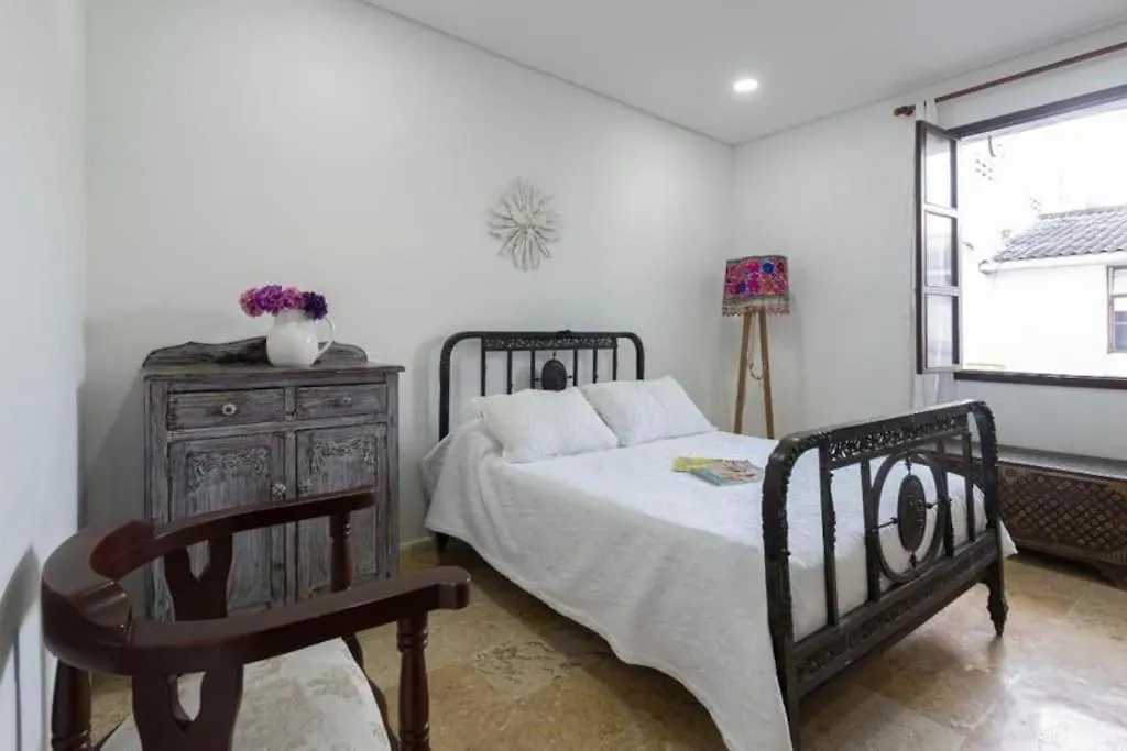 Charming Old City Loft With Jacuzzi! Cartagena 0*,